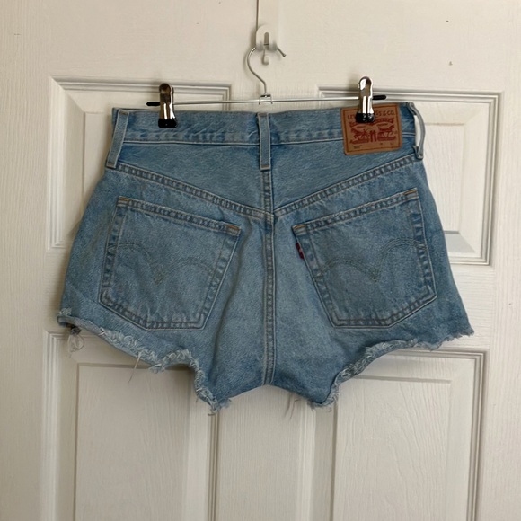 Levi’s 501 cutoff shorts - Picture 3 of 6